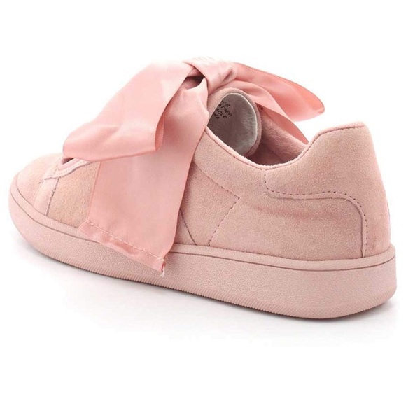 jeffrey campbell // pink suede bow lowtop sneakers - Picture 5 of 5